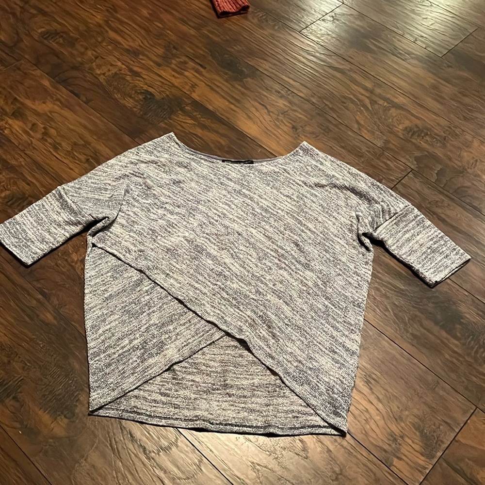 White House Black Market ladies size medium sparkly grey top great for holiday